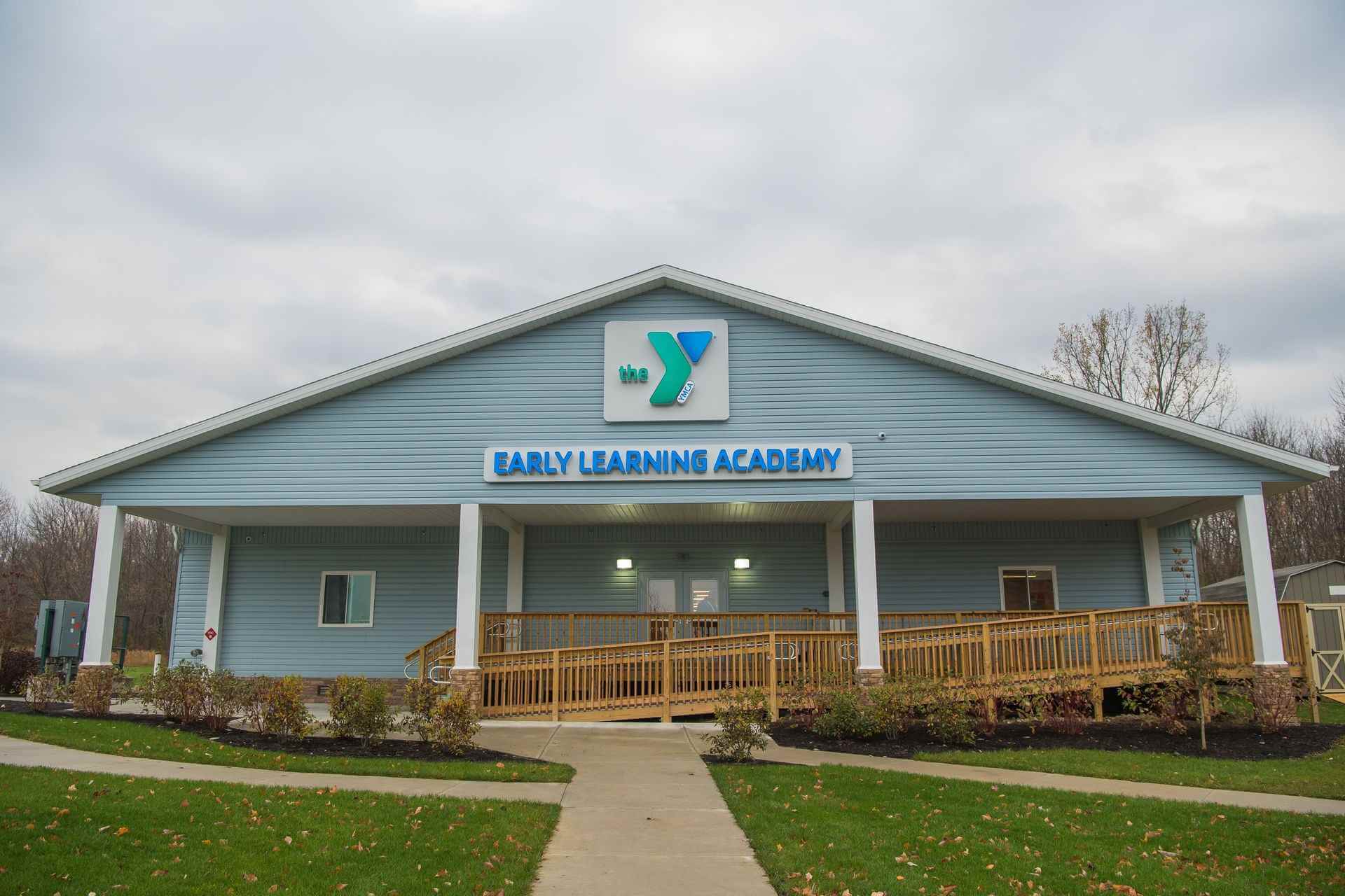 YMCA Early Learning Academy commercial building by Mobilease Modular Space with ramped entrance